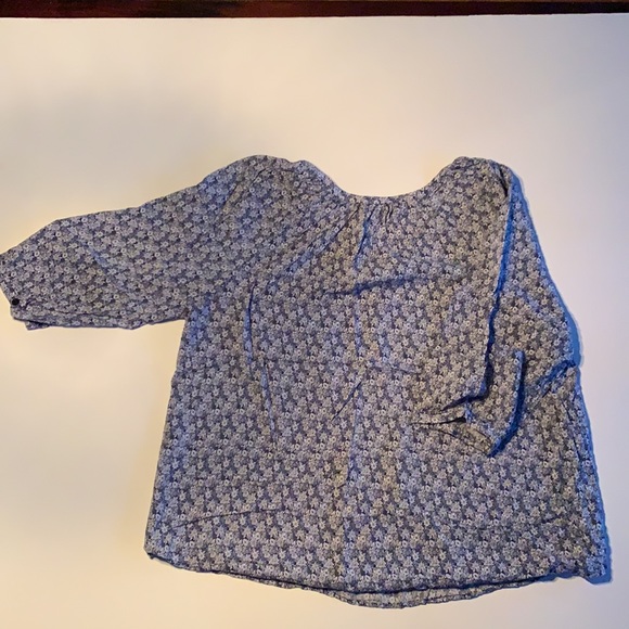 Jones New York V-Neck Blouse with Neck Ruching - Picture 4 of 5
